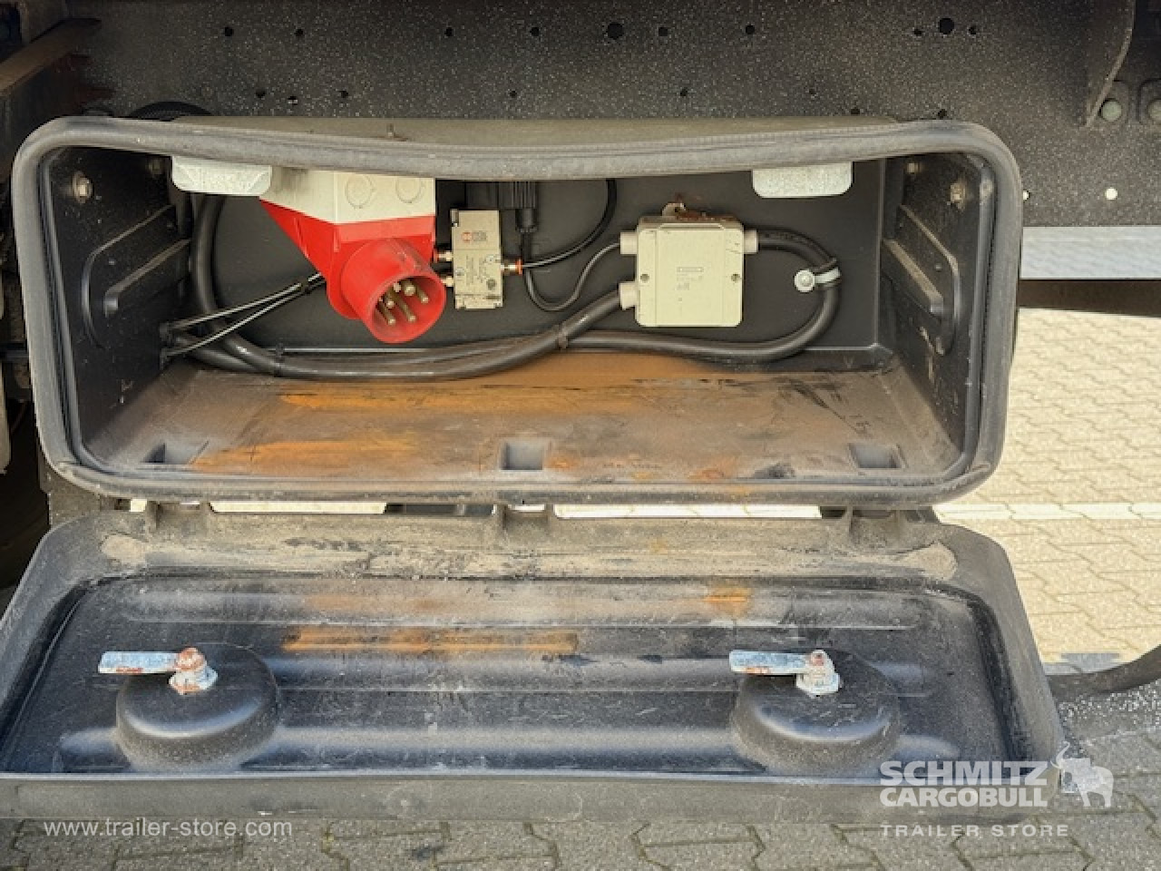 SCHMITZ Oplegger Vries Standard - Isothermal semi-trailer: picture 4 SCHMITZ Oplegger Vries Standard - Isothermal semi-trailer: picture 4