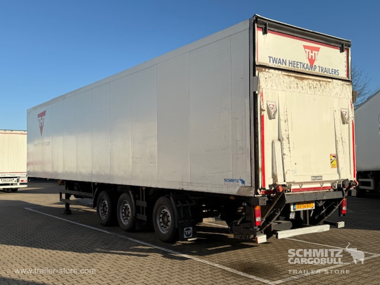 SCHMITZ Oplegger Vries Standard Taillift - Isothermal semi-trailer: picture 2 SCHMITZ Oplegger Vries Standard Taillift - Isothermal semi-trailer: picture 2