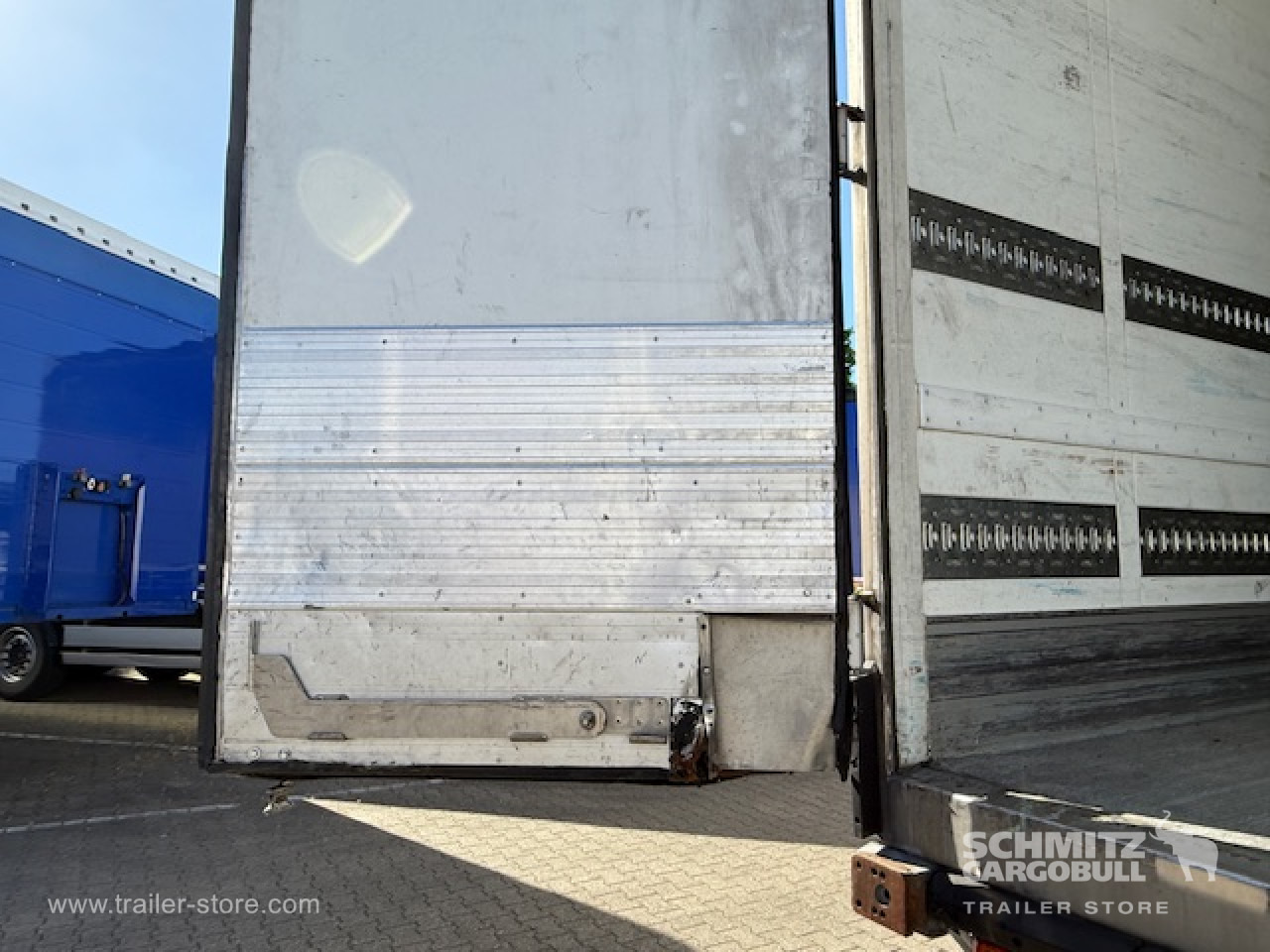 SCHMITZ Oplegger Vries Standard Taillift - Isothermal semi-trailer: picture 3 SCHMITZ Oplegger Vries Standard Taillift - Isothermal semi-trailer: picture 3