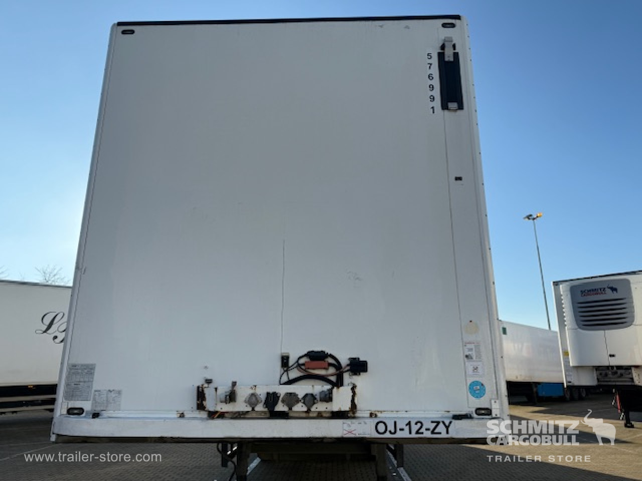 SCHMITZ Oplegger Vries Standard Taillift - Isothermal semi-trailer: picture 3 SCHMITZ Oplegger Vries Standard Taillift - Isothermal semi-trailer: picture 3