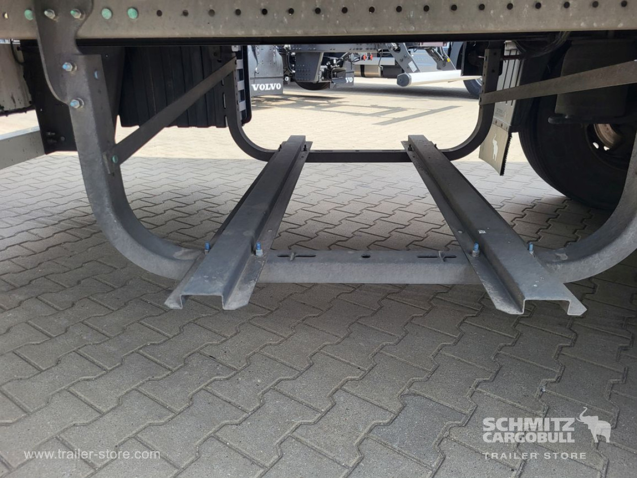 SCHMITZ Reefer Standard - Isothermal semi-trailer: picture 3 SCHMITZ Reefer Standard - Isothermal semi-trailer: picture 3