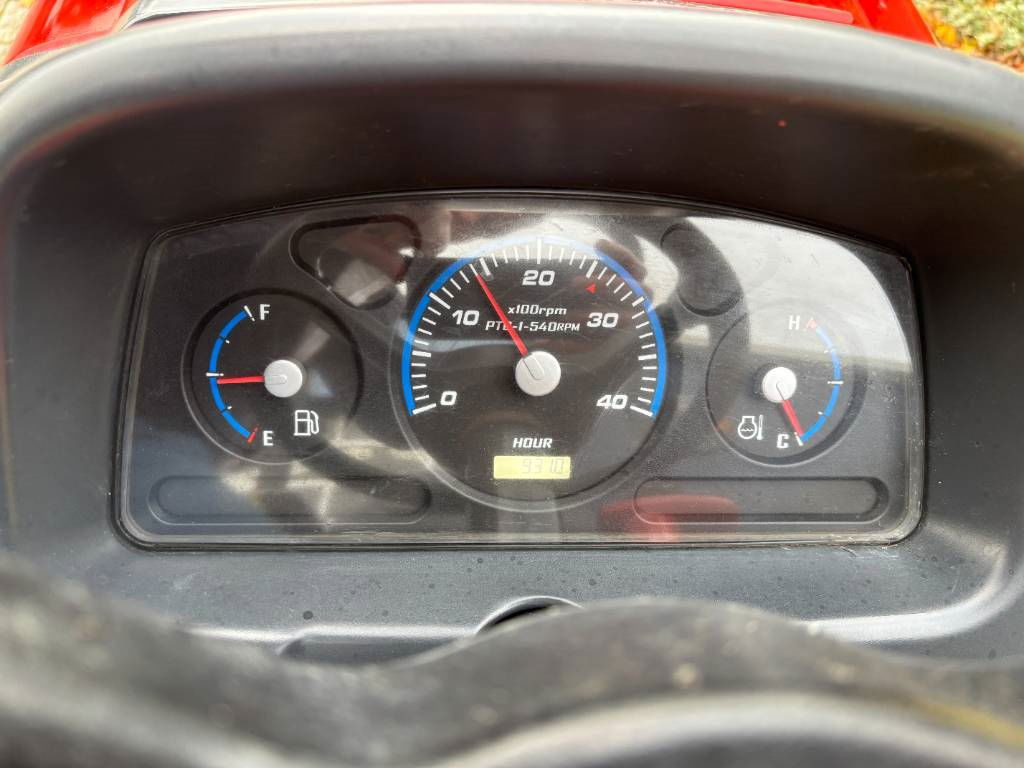 Kioti CK 3310 HST - Compact tractor: picture 5 Kioti CK 3310 HST - Compact tractor: picture 5