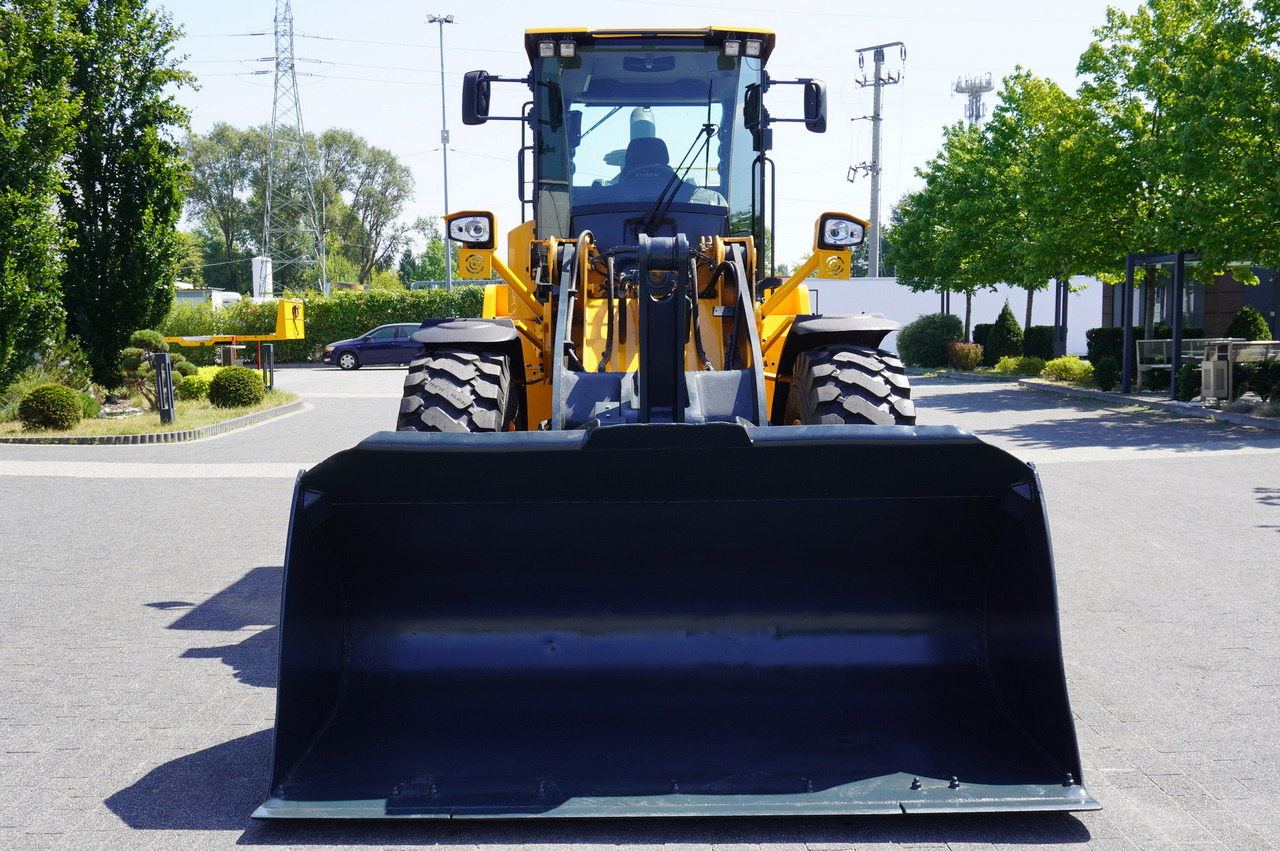 HYUNDAI HL940A articulated loader / year 2021 / weight 13.5t year of production 2021 - Wheel loader: picture 5 HYUNDAI HL940A articulated loader / year 2021 / weight 13.5t year of production 2021 - Wheel loader: picture 5
