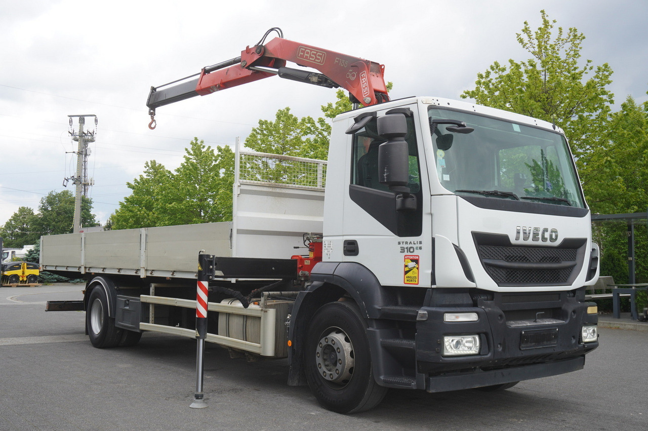 Crane truck, Crane truck IVECO STRALIS 19.310 E6 / Flatbed 19 EPAL / FASSI F135 / 225 MTH! / 5.7 T: picture 13 Crane truck, Crane truck IVECO STRALIS 19.310 E6 / Flatbed 19 EPAL / FASSI F135 / 225 MTH! / 5.7 T: picture 13
