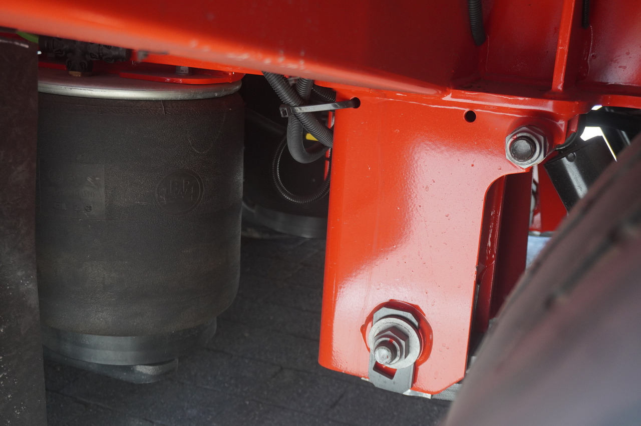 Low loader semi-trailer for transportation of heavy machinery KÄSSBOHRER BRAND-NEW LB3E low-bed semi-trailer / 2025 / 4 axles: picture 15