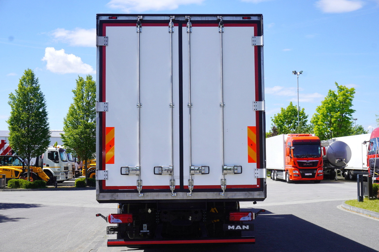 MAN MAN TGX 26.510 / 2022 / NEW Krone bitemperature refrigerated truck / Carrier Supra 850 MT / 4 units - Refrigerator truck: picture 3 MAN MAN TGX 26.510 / 2022 / NEW Krone bitemperature refrigerated truck / Carrier Supra 850 MT / 4 units - Refrigerator truck: picture 3