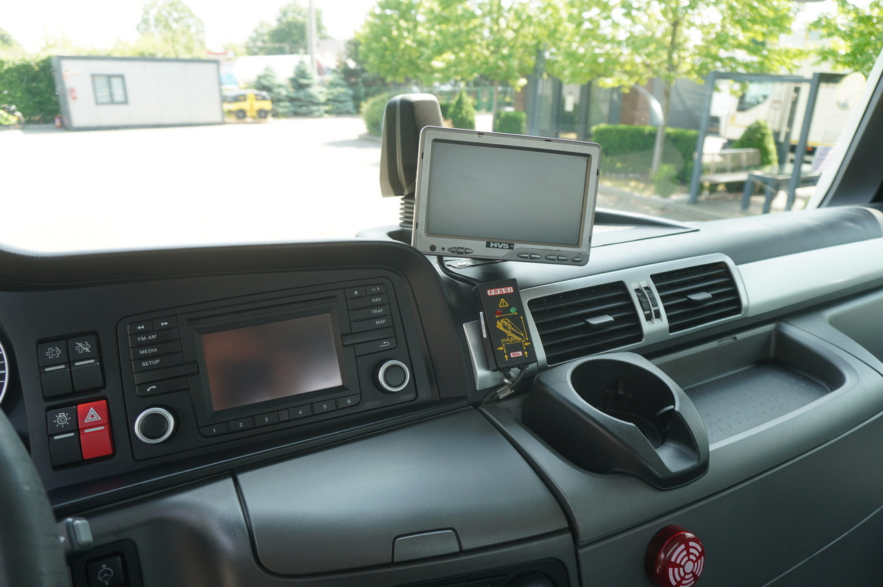 Crane truck MAN TGS 26.360 Flatbed / Fassi F175 7.7 T / steered 3rd axle: picture 25 Crane truck MAN TGS 26.360 Flatbed / Fassi F175 7.7 T / steered 3rd axle: picture 25