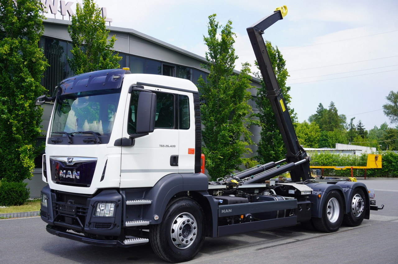 MAN TGS 26.430 E6 6x2 / HIAB Multilift hooklift - Hook lift truck: picture 2 MAN TGS 26.430 E6 6x2 / HIAB Multilift hooklift - Hook lift truck: picture 2