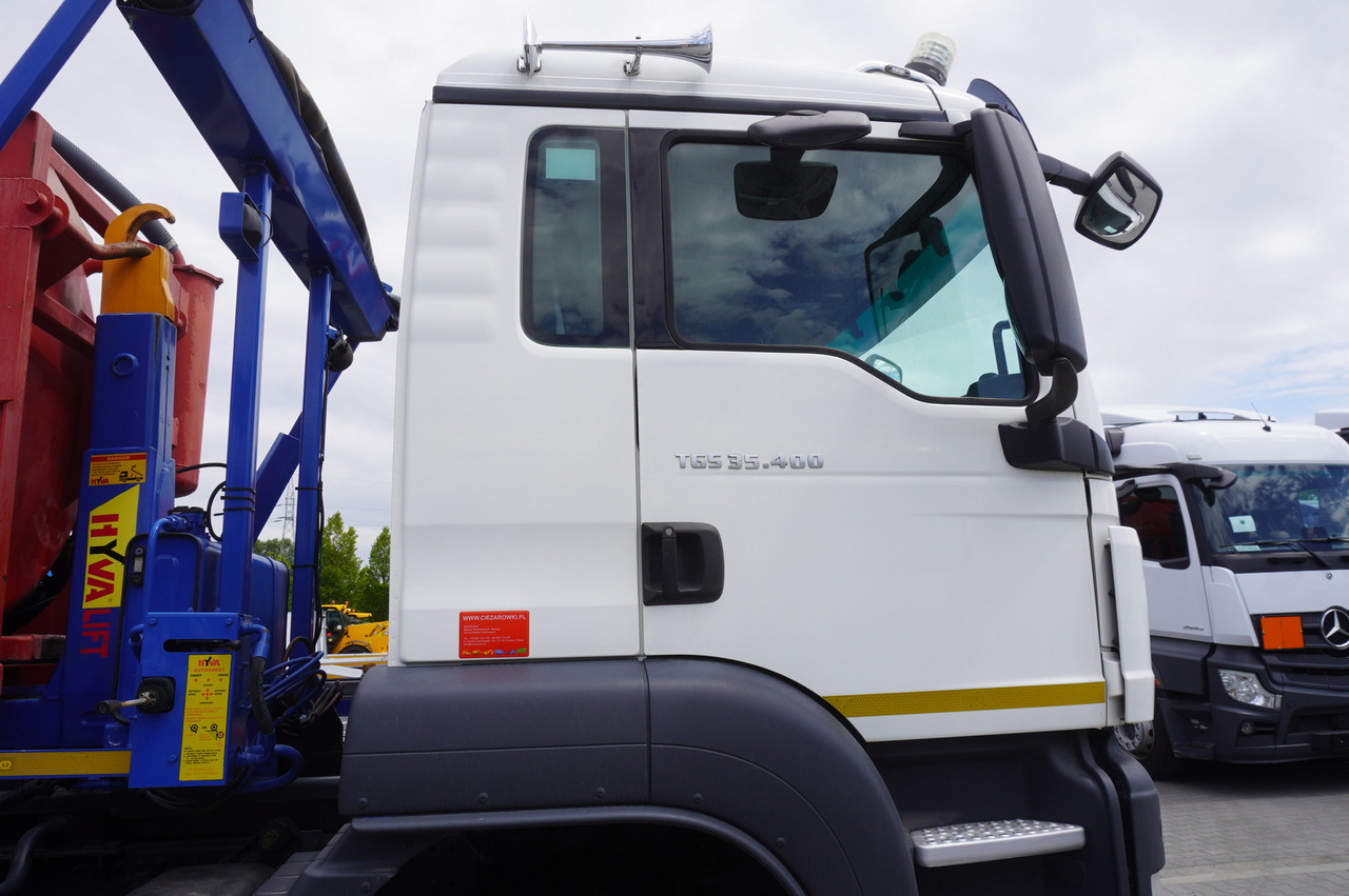 Slurry tanker MAN TGS 35.400 8 × 4 E5 / HYVA HOOK LIFT 32.56 SE / Septic barrel 13000 L: picture 17