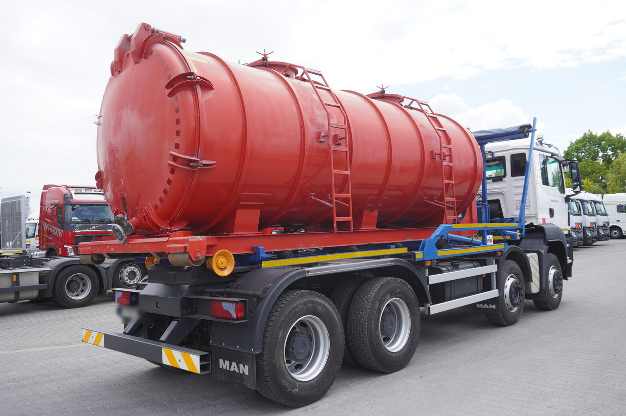 Slurry tanker MAN TGS 35.400 8 × 4 E5 / HYVA HOOK LIFT 32.56 SE / Septic barrel 13000 L: picture 6
