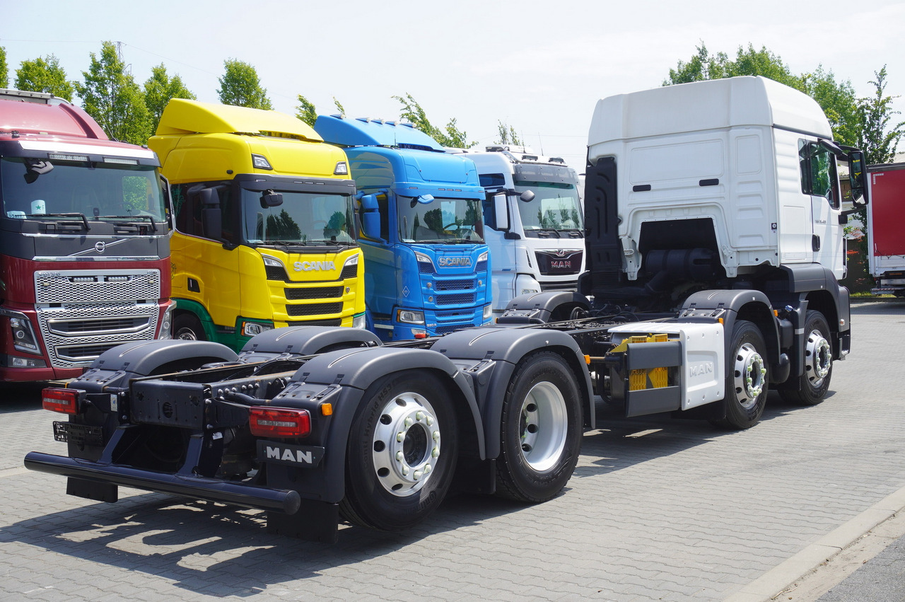 MAN TGS 35.420 8x2 / Chassis 6.4 m / 3 steered axles - Cab chassis truck: picture 5 MAN TGS 35.420 8x2 / Chassis 6.4 m / 3 steered axles - Cab chassis truck: picture 5