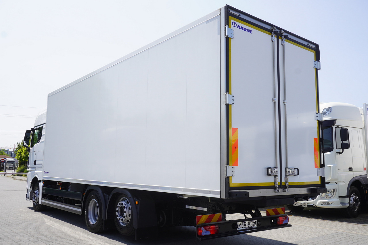 MAN TGX 26.470 / 2022 / Krone Refrigerator 40 EPAL Multitemp Dopplestock / Carrier Supra 950 MT - Refrigerator truck: picture 4 MAN TGX 26.470 / 2022 / Krone Refrigerator 40 EPAL Multitemp Dopplestock / Carrier Supra 950 MT - Refrigerator truck: picture 4