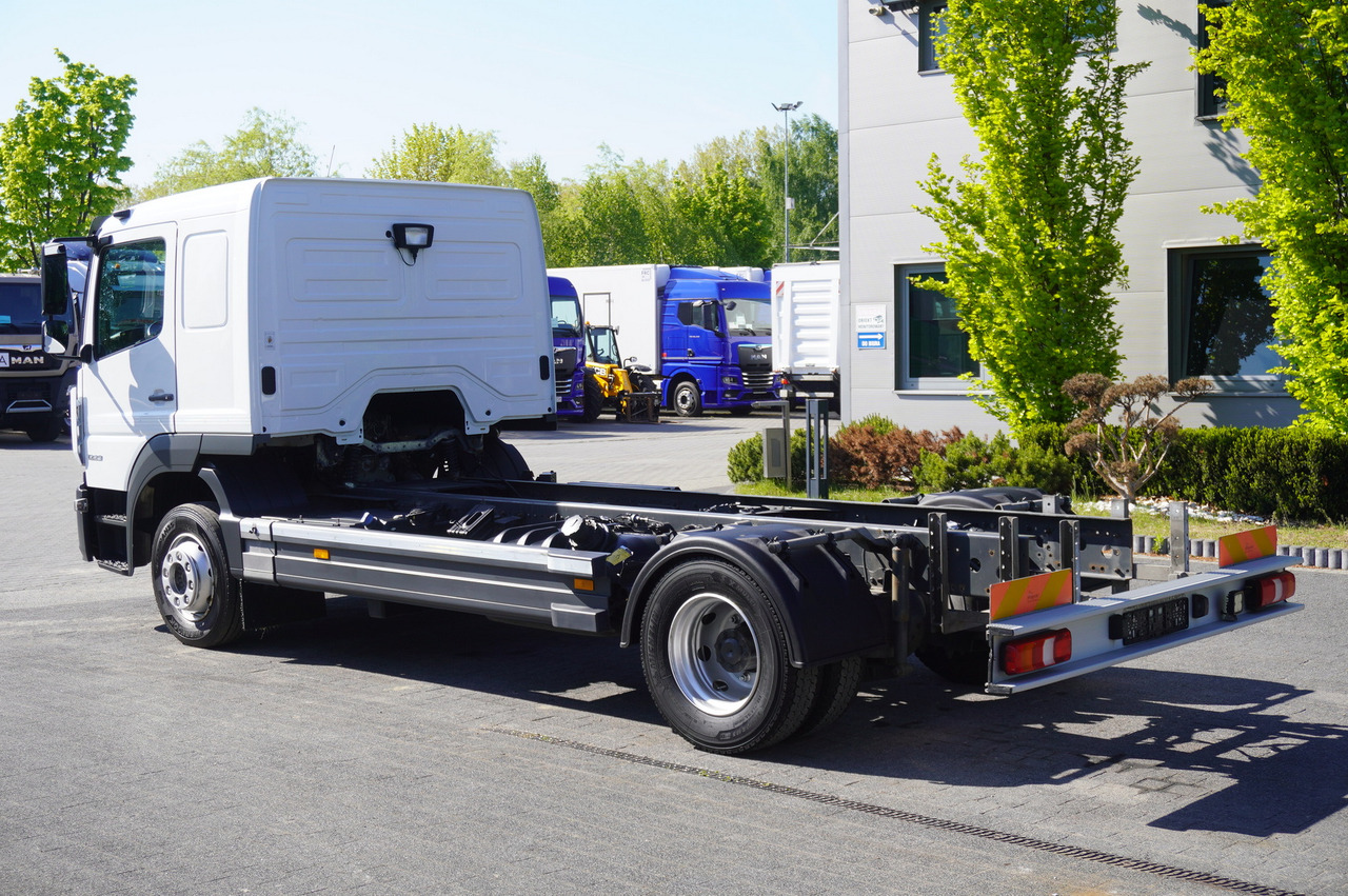 MERCEDES-BENZ 1223 / Full ADR / 440 cm chassis / Sleeper cab / 175 tho. km - Cab chassis truck: picture 5 MERCEDES-BENZ 1223 / Full ADR / 440 cm chassis / Sleeper cab / 175 tho. km - Cab chassis truck: picture 5