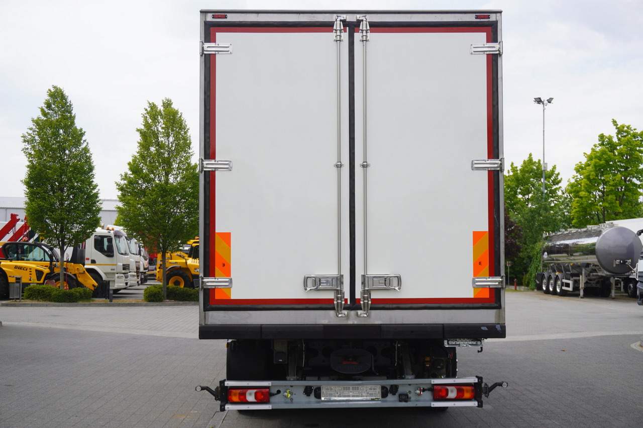 MERCEDES-BENZ 2543 / NEW Lamberet refrigerator/ 160 tho. km / steered 3rd axle - Refrigerator truck: picture 5 MERCEDES-BENZ 2543 / NEW Lamberet refrigerator/ 160 tho. km / steered 3rd axle - Refrigerator truck: picture 5