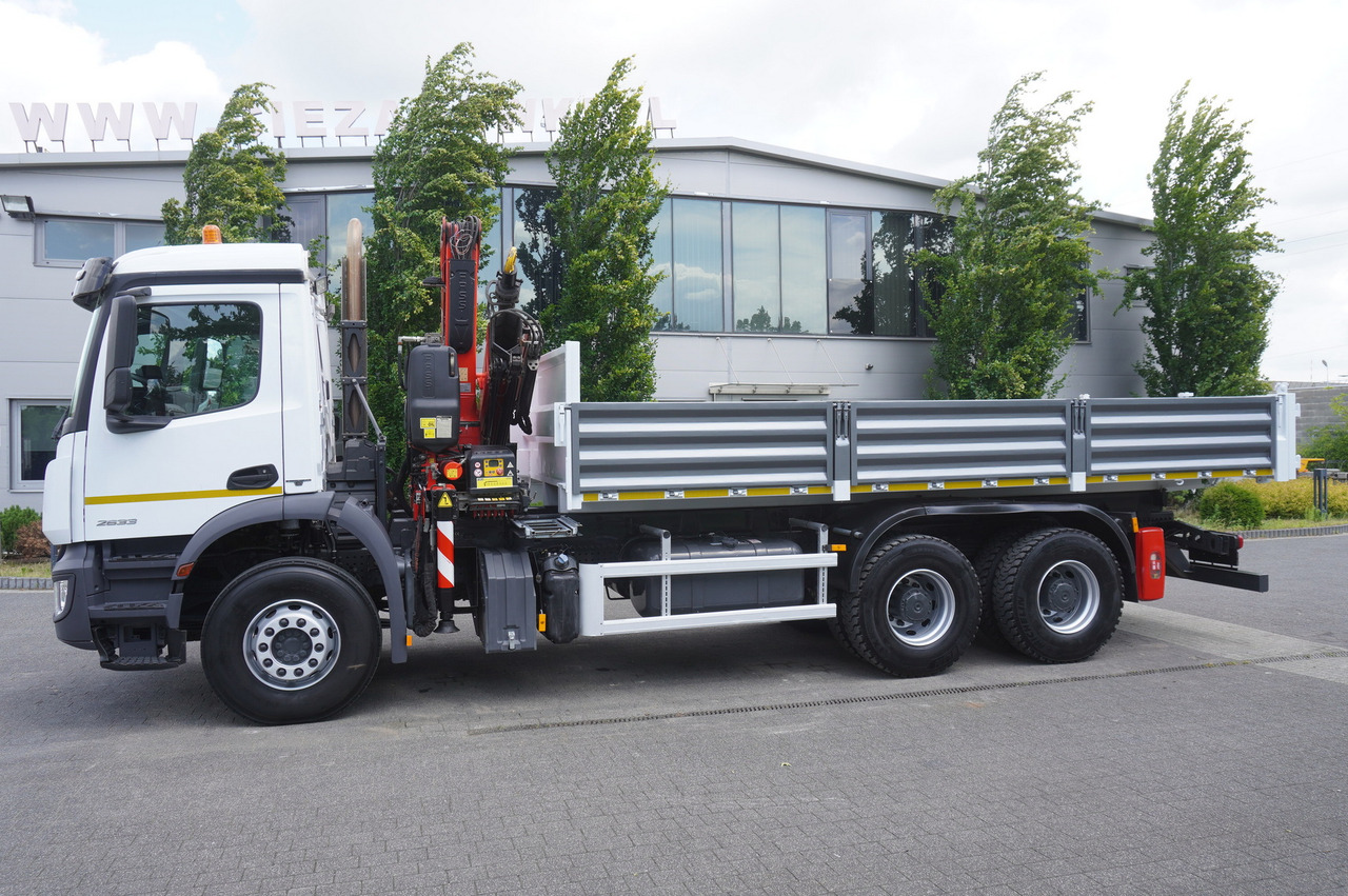 MERCEDES-BENZ AROCS 2633 6x4 / 5.5 T crane FASSI F135 / Tipper 15 EPAL - Tipper, Crane truck: picture 3 MERCEDES-BENZ AROCS 2633 6x4 / 5.5 T crane FASSI F135 / Tipper 15 EPAL - Tipper, Crane truck: picture 3