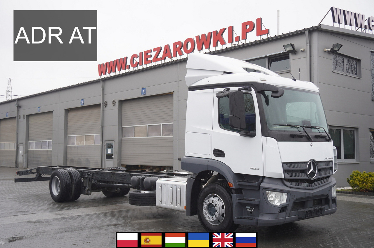 MERCEDES-BENZ Actros 1824 / 9.1 m chassis / ADR AT / sleeping cabin - Cab chassis truck: picture 1 MERCEDES-BENZ Actros 1824 / 9.1 m chassis / ADR AT / sleeping cabin - Cab chassis truck: picture 1
