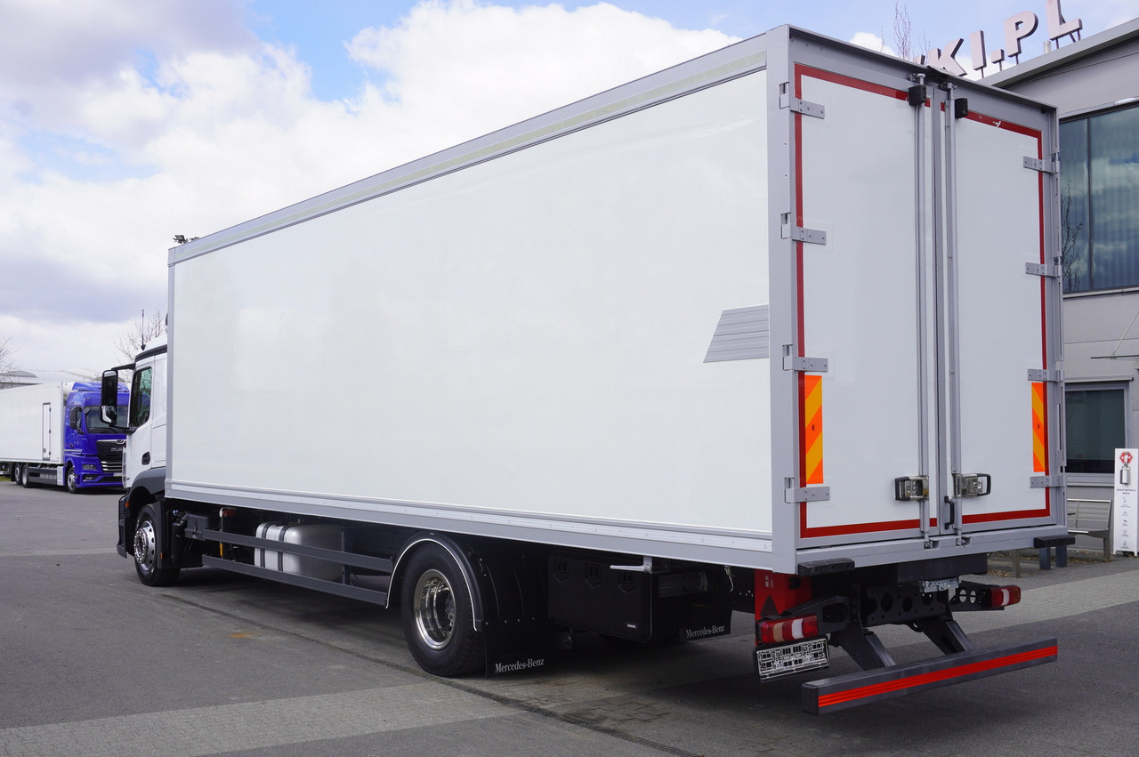 MERCEDES-BENZ Actros 1824 / Refrigerator / Carrier Supra 1250 / Sleeping cabin - Refrigerator truck: picture 5 MERCEDES-BENZ Actros 1824 / Refrigerator / Carrier Supra 1250 / Sleeping cabin - Refrigerator truck: picture 5