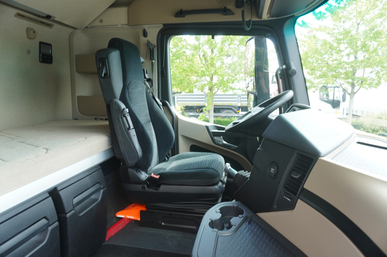 Leasing of MERCEDES-BENZ Actros 1845 4×2 E6 / NEW tow truck platform 8.3 m / Sleeper cab MERCEDES-BENZ Actros 1845 4×2 E6 / NEW tow truck platform 8.3 m / Sleeper cab: picture 29