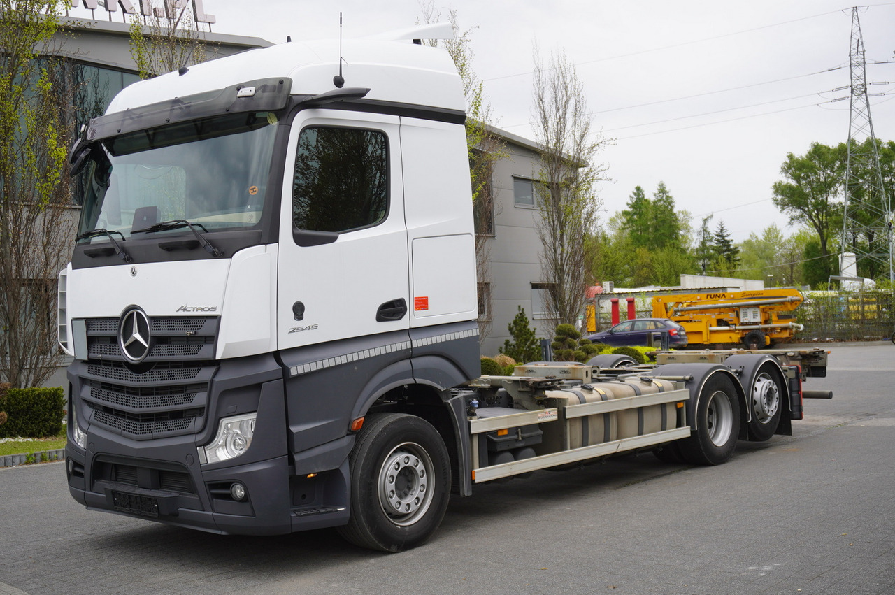 MERCEDES-BENZ Actros 2545 / 2021 / BDF / sleeper cab - Container transporter/ Swap body truck: picture 1 MERCEDES-BENZ Actros 2545 / 2021 / BDF / sleeper cab - Container transporter/ Swap body truck: picture 1