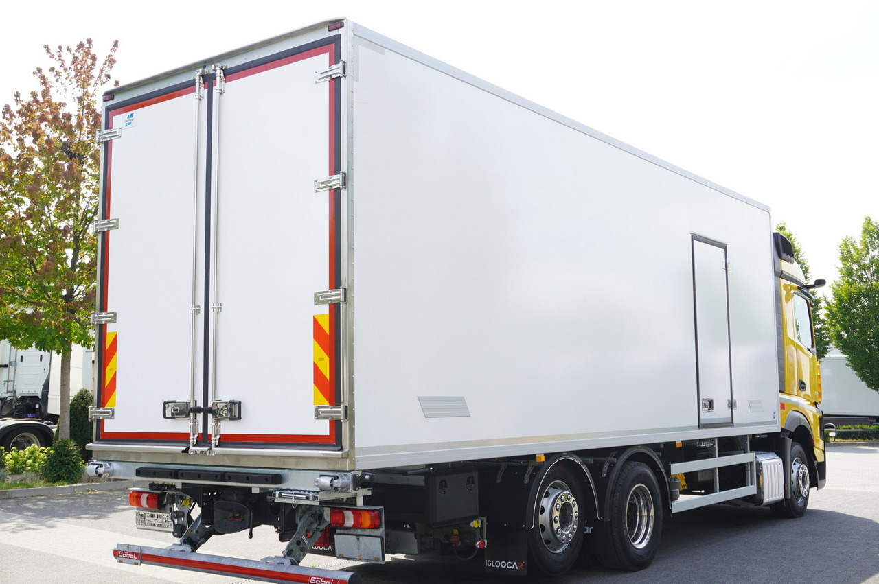 MERCEDES-BENZ Actros 2545 MP5 6×2 E6 / NEW Igloocar refrigerator / 19 pallets - Refrigerator truck: picture 4 MERCEDES-BENZ Actros 2545 MP5 6×2 E6 / NEW Igloocar refrigerator / 19 pallets - Refrigerator truck: picture 4