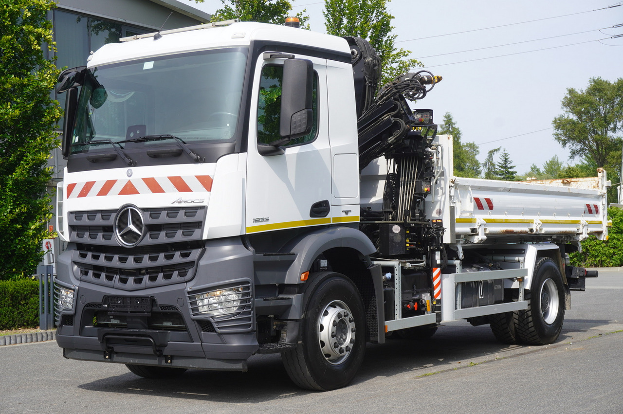 MERCEDES-BENZ Arocs 1833 / 87,000 km!!! / Hds HIAB X-DUO 128 B-2 / three-sided tipper - Crane truck, Crane truck: picture 3 MERCEDES-BENZ Arocs 1833 / 87,000 km!!! / Hds HIAB X-DUO 128 B-2 / three-sided tipper - Crane truck, Crane truck: picture 3