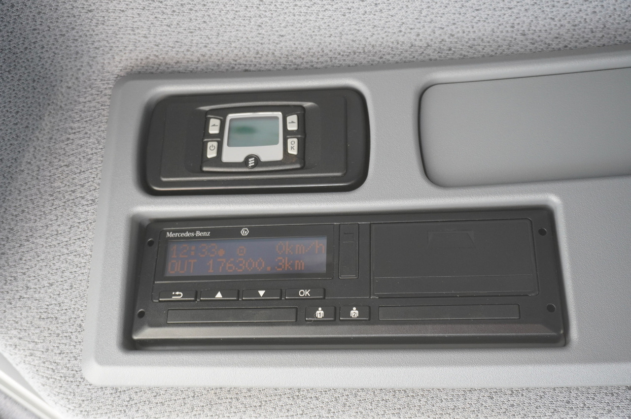 MERCEDES-BENZ Atego 1223 / Lamberet Refrigerator / Full ADR / Sleeper cab / 175 tho. km - Refrigerator truck: picture 2 MERCEDES-BENZ Atego 1223 / Lamberet Refrigerator / Full ADR / Sleeper cab / 175 tho. km - Refrigerator truck: picture 2
