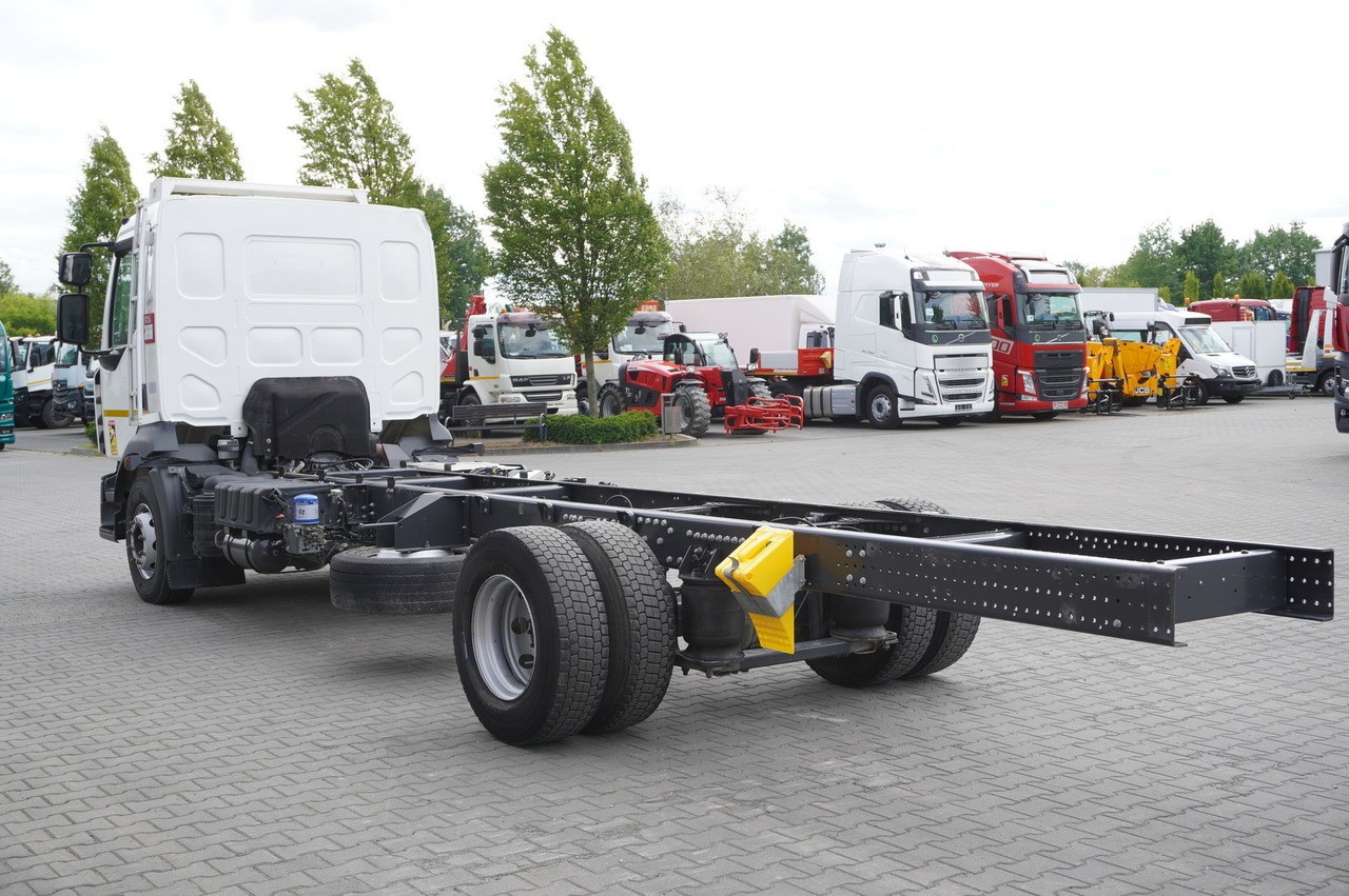 RENAULT D16 / Chassis 7.1 m / Differential lock - Container transporter/ Swap body truck: picture 5 RENAULT D16 / Chassis 7.1 m / Differential lock - Container transporter/ Swap body truck: picture 5