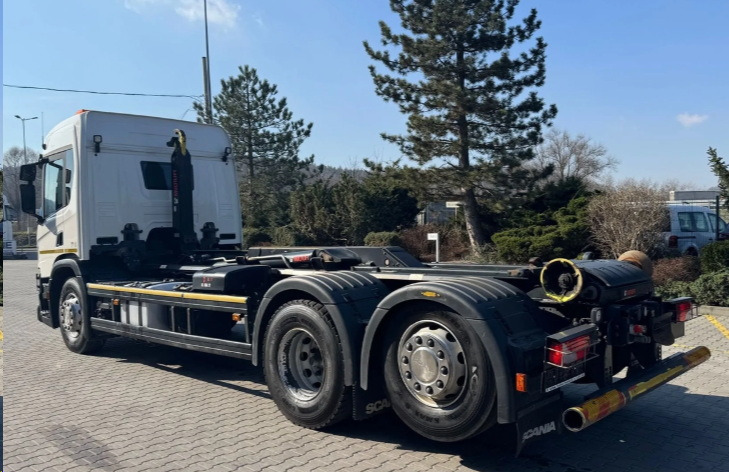 SCANIA P410 B6X2*4NA HIAB Multilift 21t / 150 tho.km hooklift - Hook lift truck: picture 4 SCANIA P410 B6X2*4NA HIAB Multilift 21t / 150 tho.km hooklift - Hook lift truck: picture 4