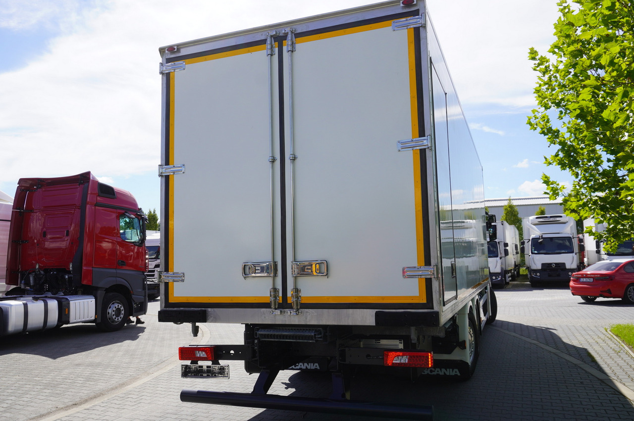 SCANIA R500 / Lecapitaine refrigerator 20 EPAL / Carrier Supra 950 / Steered 3rd axle - Refrigerator truck: picture 4 SCANIA R500 / Lecapitaine refrigerator 20 EPAL / Carrier Supra 950 / Steered 3rd axle - Refrigerator truck: picture 4