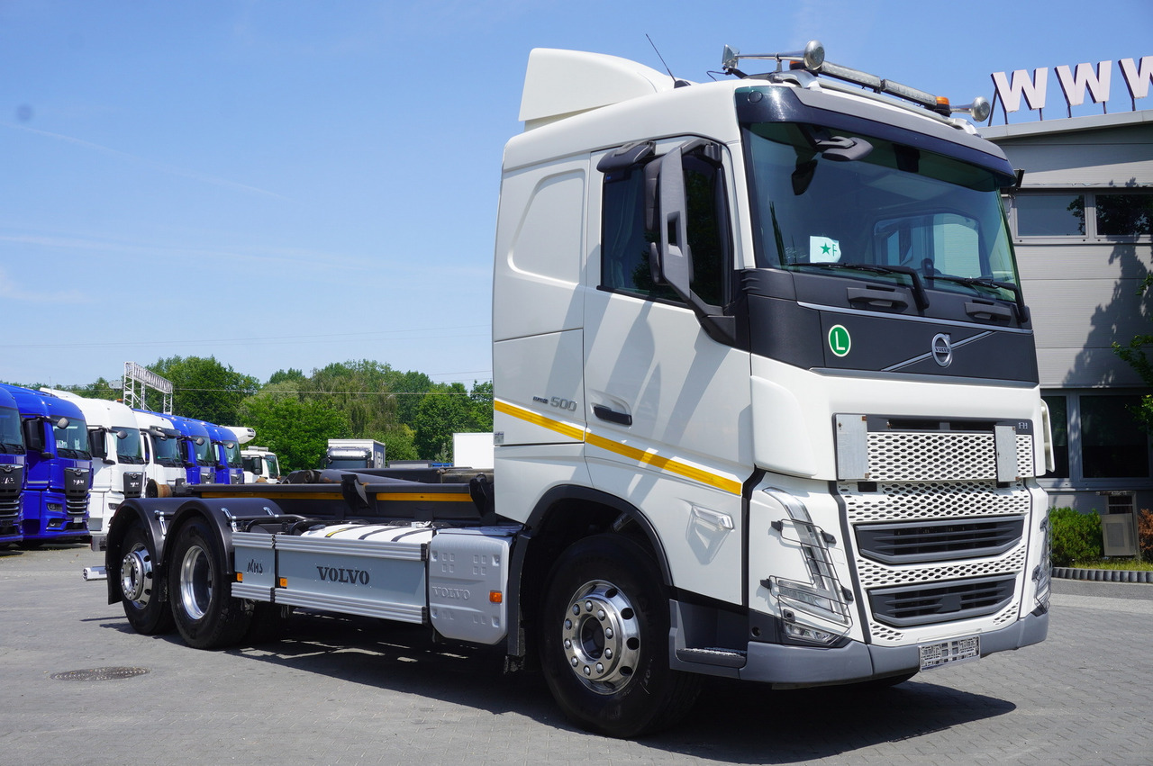 VOLVO FH 500 / VDL hooklift 21 tons / 2022 / steering 3d axle / 2 units - Hook lift truck: picture 3 VOLVO FH 500 / VDL hooklift 21 tons / 2022 / steering 3d axle / 2 units - Hook lift truck: picture 3