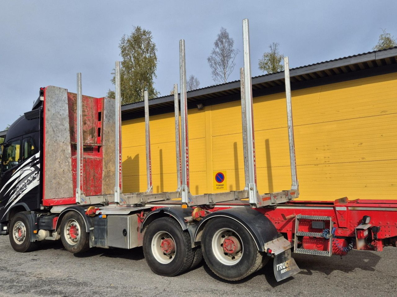 VOLVO FH 750 8x4 / 2 lifted axles / timber truck - Timber truck: picture 2 VOLVO FH 750 8x4 / 2 lifted axles / timber truck - Timber truck: picture 2
