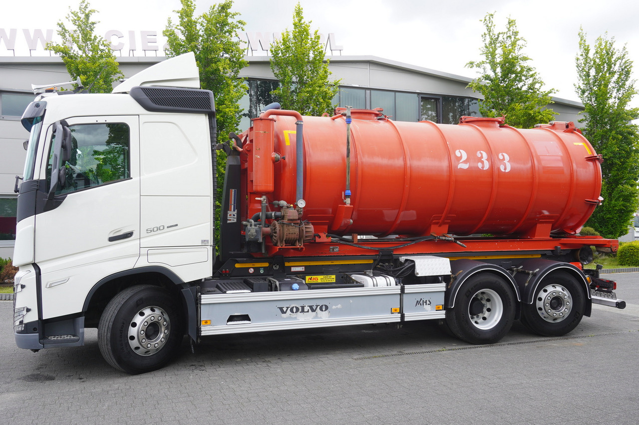 VOLVO Volvo FH 500 / Septic barrel 13000 l / Hook lift 21 t / 2022 / 3rd axle steered / 2 units - Hook lift truck: picture 3 VOLVO Volvo FH 500 / Septic barrel 13000 l / Hook lift 21 t / 2022 / 3rd axle steered / 2 units - Hook lift truck: picture 3