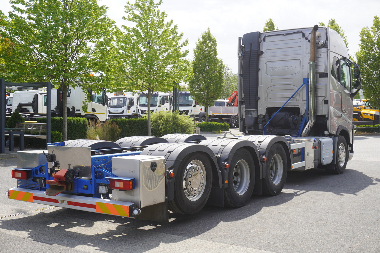 VOLVO Volvo FH16 750 8x4x4 / 750 HP! / Frame 685 cm / Steered 4th axle - Cab chassis truck: picture 5 VOLVO Volvo FH16 750 8x4x4 / 750 HP! / Frame 685 cm / Steered 4th axle - Cab chassis truck: picture 5