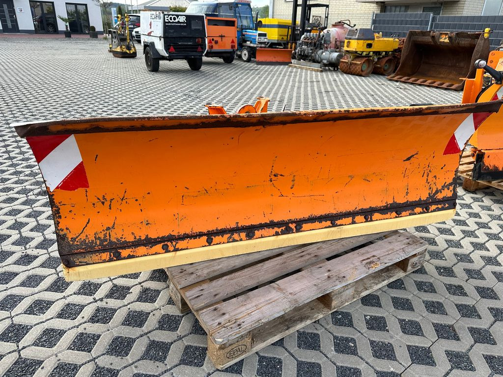 Schneepflug 1900 mm - Snow plough: picture 1 Schneepflug 1900 mm - Snow plough: picture 1