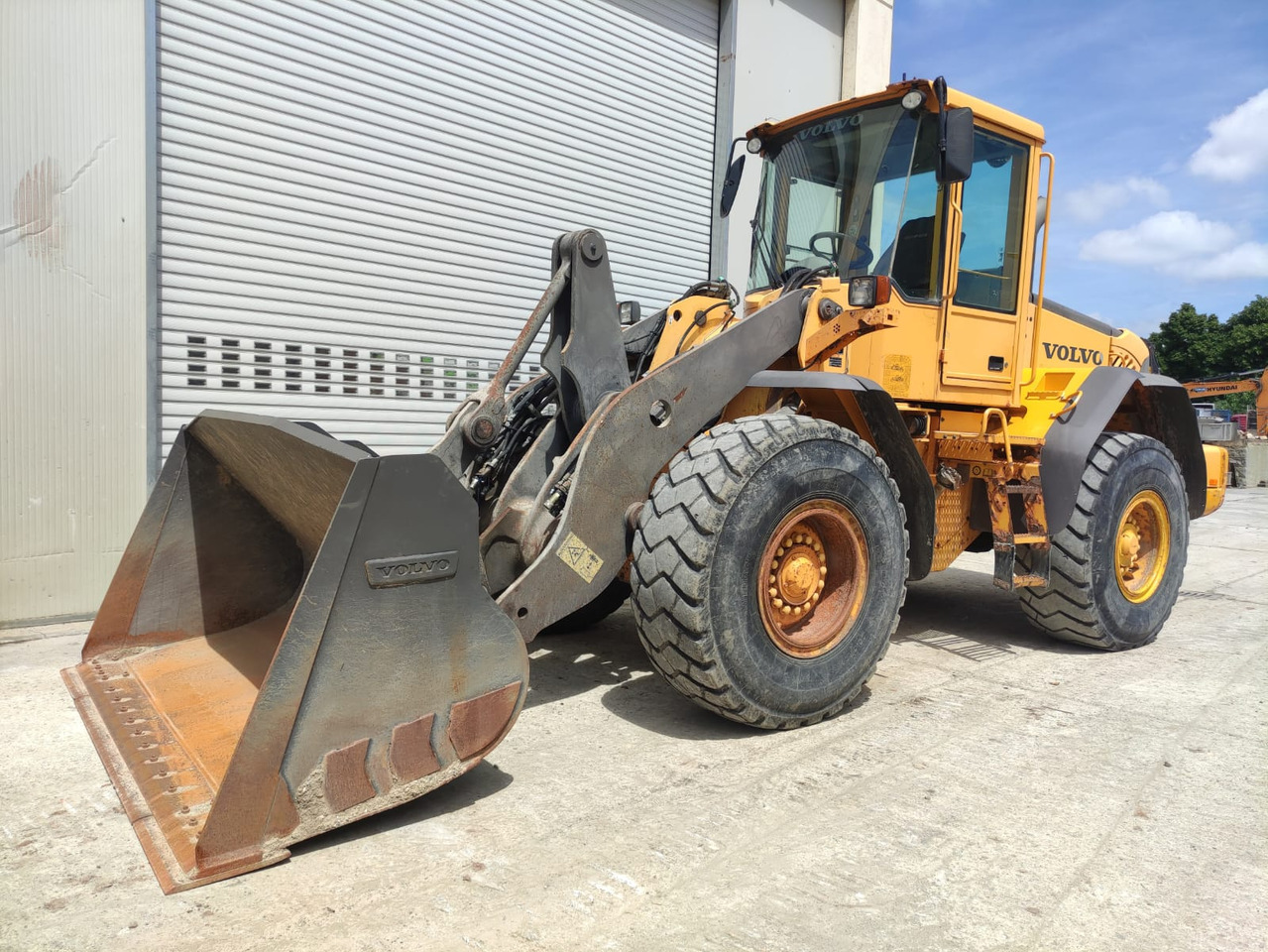 VOLVO L90E - Wheel loader: picture 1 VOLVO L90E - Wheel loader: picture 1