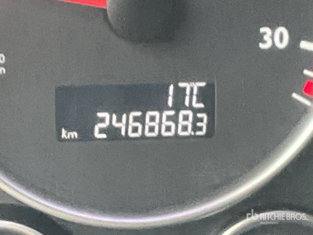 2009 MAN TGL 12.220 4x2 T/A Sleeper Truck Tractor - Curtainsider truck: picture 5 2009 MAN TGL 12.220 4x2 T/A Sleeper Truck Tractor - Curtainsider truck: picture 5