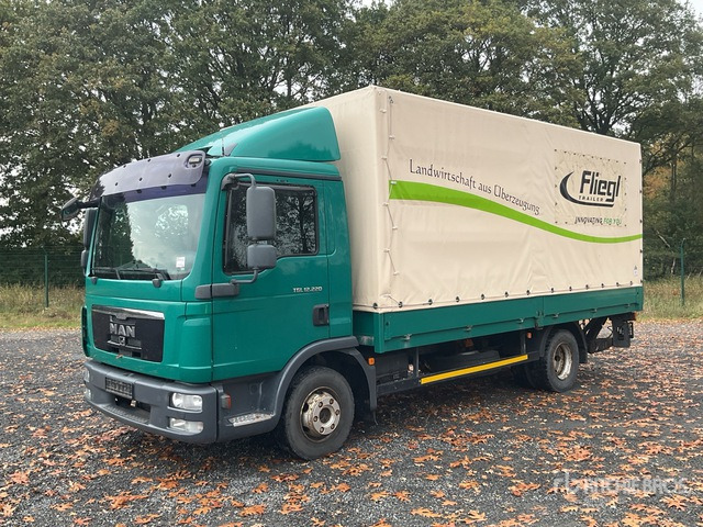 2009 MAN TGL 12.220 4x2 T/A Sleeper Truck Tractor - Curtainsider truck: picture 2 2009 MAN TGL 12.220 4x2 T/A Sleeper Truck Tractor - Curtainsider truck: picture 2