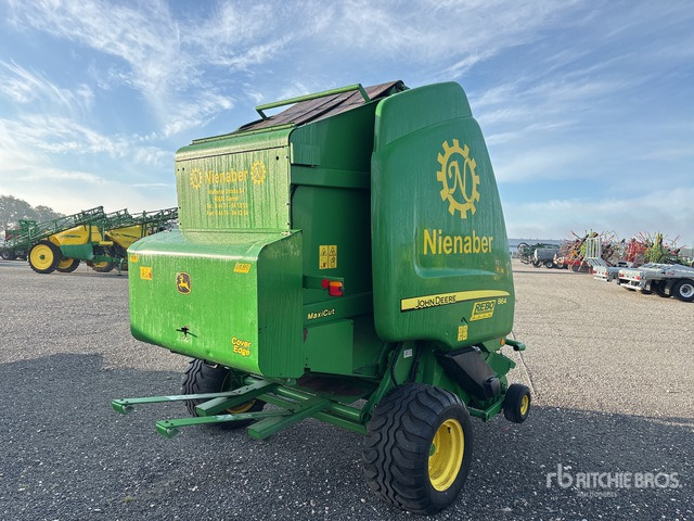 2012 John Deere 864P Round Baler - Round baler: picture 3 2012 John Deere 864P Round Baler - Round baler: picture 3