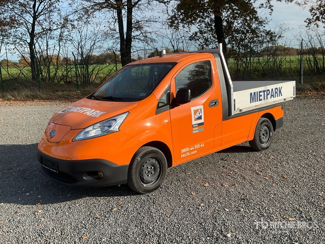 2021 Nissan e-NV200 4x2 Electric Flatbed Truck - Dropside/ Flatbed truck: picture 3 2021 Nissan e-NV200 4x2 Electric Flatbed Truck - Dropside/ Flatbed truck: picture 3