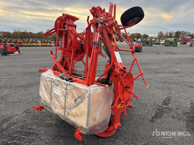 2022 Kuhn GF8700 (Unused) Hay Tedder - Tedder/ Rake: picture 3 2022 Kuhn GF8700 (Unused) Hay Tedder - Tedder/ Rake: picture 3