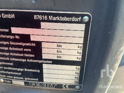 FENDT 828 VARIO SCR P Plus - Farm tractor: picture 5 FENDT 828 VARIO SCR P Plus - Farm tractor: picture 5