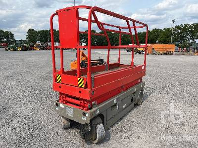 HAULOTTE COMPACT 8CU - Scissor lift: picture 1 HAULOTTE COMPACT 8CU - Scissor lift: picture 1