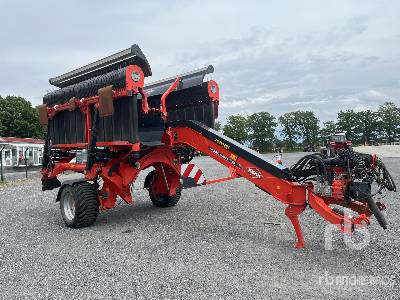 KUHN MERGE MAXX 950 - Tedder/ Rake: picture 4 KUHN MERGE MAXX 950 - Tedder/ Rake: picture 4