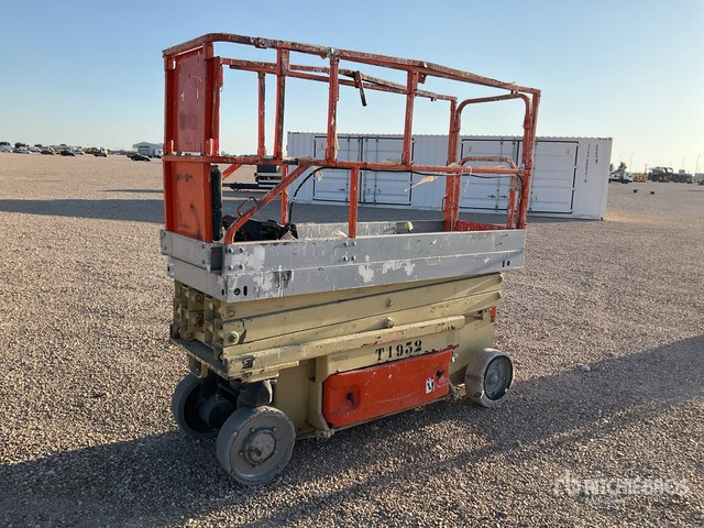 2004 JLG 2030ES Electric (Inoperable) Scissor Lift - Scissor lift: picture 1 2004 JLG 2030ES Electric (Inoperable) Scissor Lift - Scissor lift: picture 1