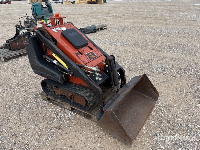 2006 Ditch Witch SK350 Compact Track Loader - Compact track loader: picture 4 2006 Ditch Witch SK350 Compact Track Loader - Compact track loader: picture 4