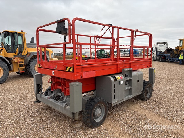 2006 Haulotte H12SX 4x4 Diesel Scissor Lift - Scissor lift: picture 3 2006 Haulotte H12SX 4x4 Diesel Scissor Lift - Scissor lift: picture 3