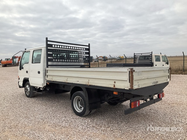 2006 Isuzu NPR77 4x2 Crew Cab Flatbed Truck - Dropside/ Flatbed truck: picture 2 2006 Isuzu NPR77 4x2 Crew Cab Flatbed Truck - Dropside/ Flatbed truck: picture 2