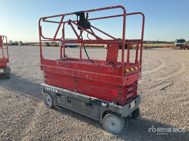 2008 Haulotte Compact 10N Electric (Inoperable) Scissor Lift - Scissor lift: picture 4 2008 Haulotte Compact 10N Electric (Inoperable) Scissor Lift - Scissor lift: picture 4