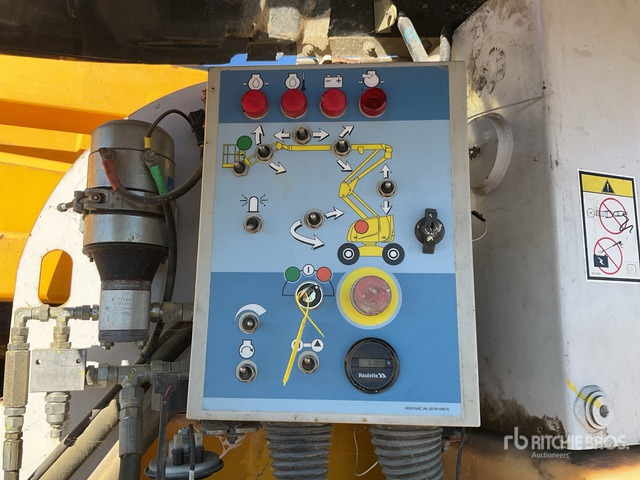 Articulated boom 2008 Haulotte HA16PXNT 4WD Diesel Articulating Boom Lift: picture 6