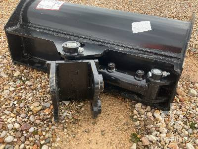 24 IN Tilting (Unused) - Excavator bucket: picture 5 24 IN Tilting (Unused) - Excavator bucket: picture 5